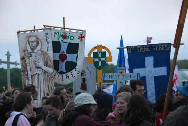 Bannières au départ du bivouac