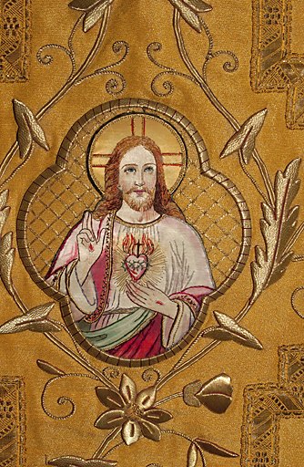 Chasuble_du_Sacre_Coeur_Pujols_Ariege.JPG