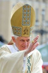 2011.06.05_Benoit_XVI_Zagreb_b.jpg